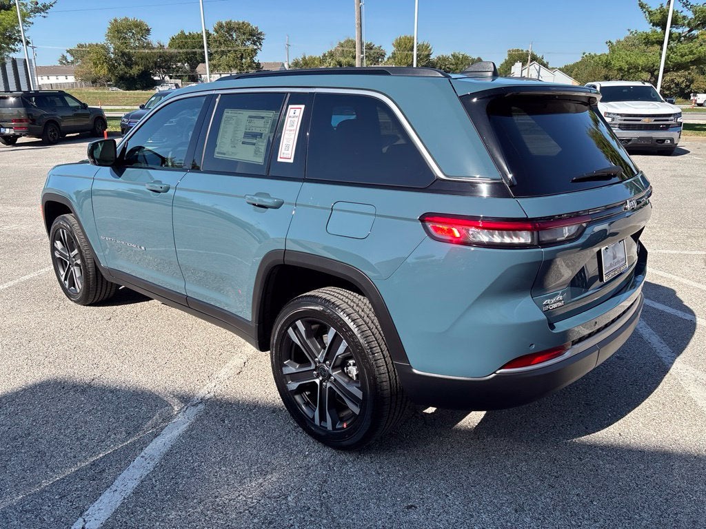 2027 Jeep Grand Cherokee GRAND CHEROKEE LIMITED 4X4