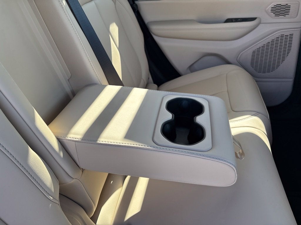 2027 Jeep Grand Cherokee GRAND CHEROKEE LIMITED 4X4