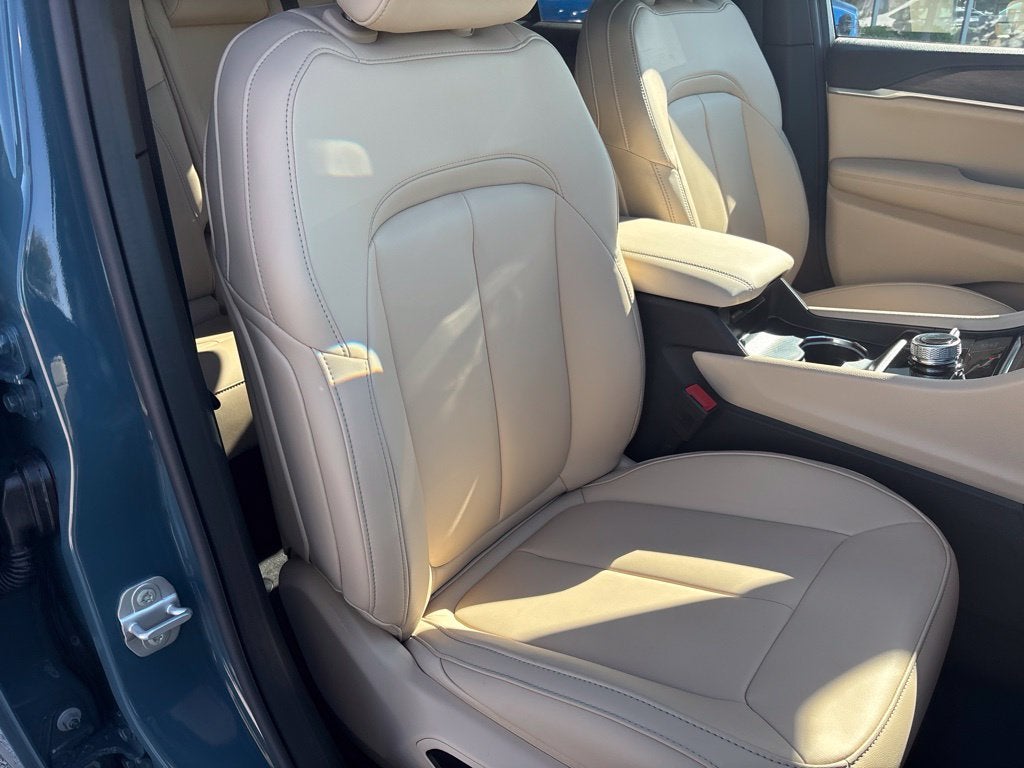2027 Jeep Grand Cherokee GRAND CHEROKEE LIMITED 4X4