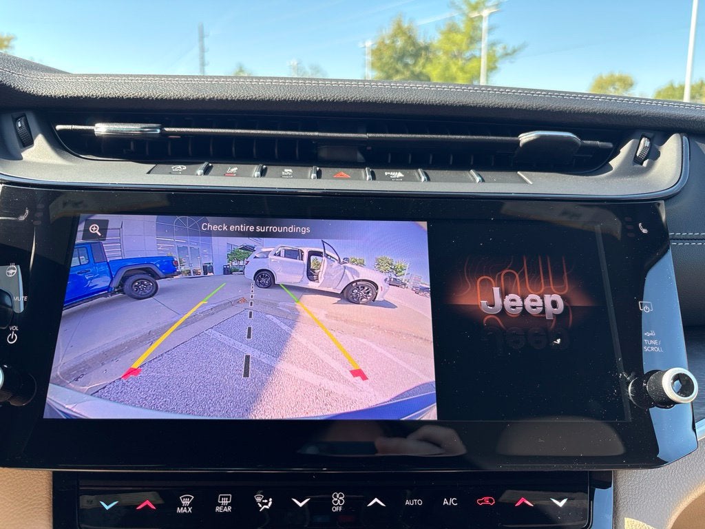 2027 Jeep Grand Cherokee GRAND CHEROKEE LIMITED 4X4