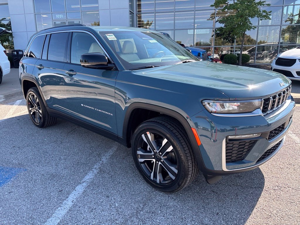 2027 Jeep Grand Cherokee GRAND CHEROKEE LIMITED 4X4