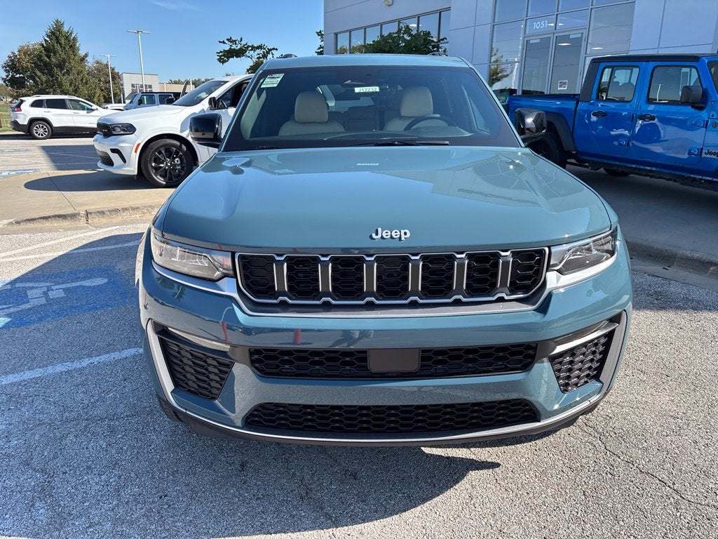 2027 Jeep Grand Cherokee GRAND CHEROKEE LIMITED 4X4