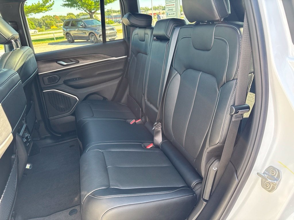 2027 Jeep Grand Cherokee GRAND CHEROKEE LIMITED RESERVE 4X4