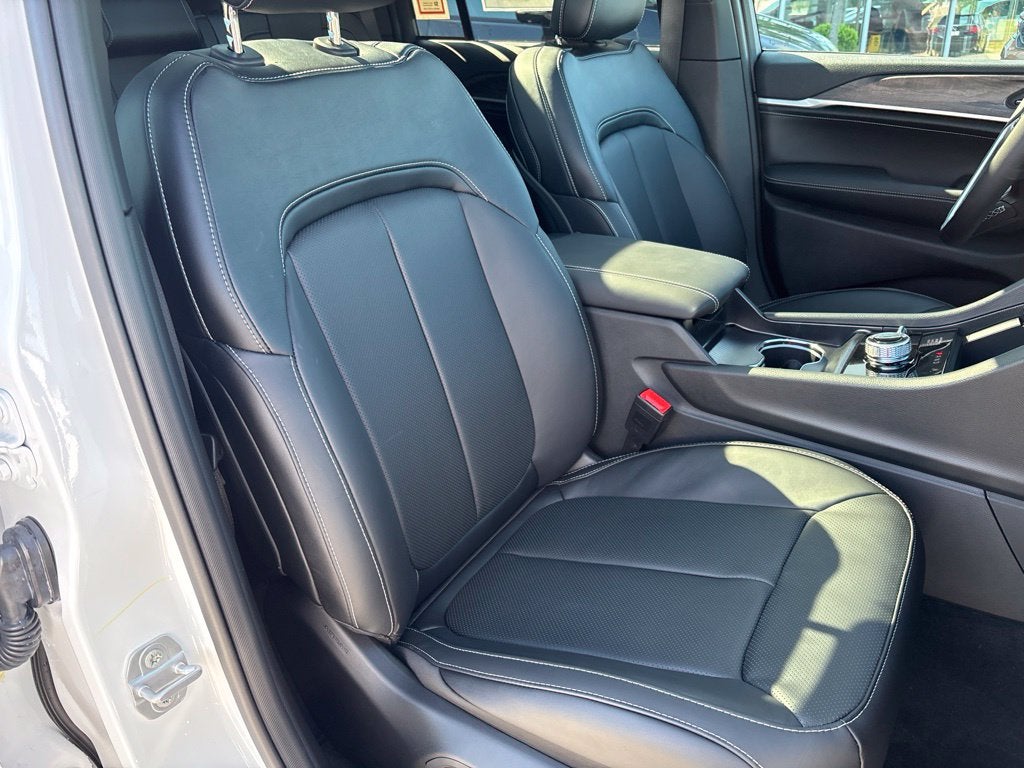 2027 Jeep Grand Cherokee GRAND CHEROKEE LIMITED RESERVE 4X4