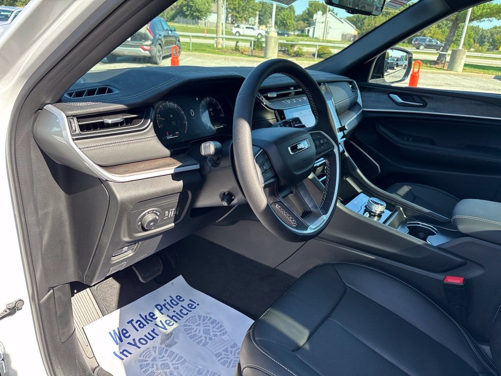 2027 Jeep Grand Cherokee GRAND CHEROKEE LIMITED RESERVE 4X4