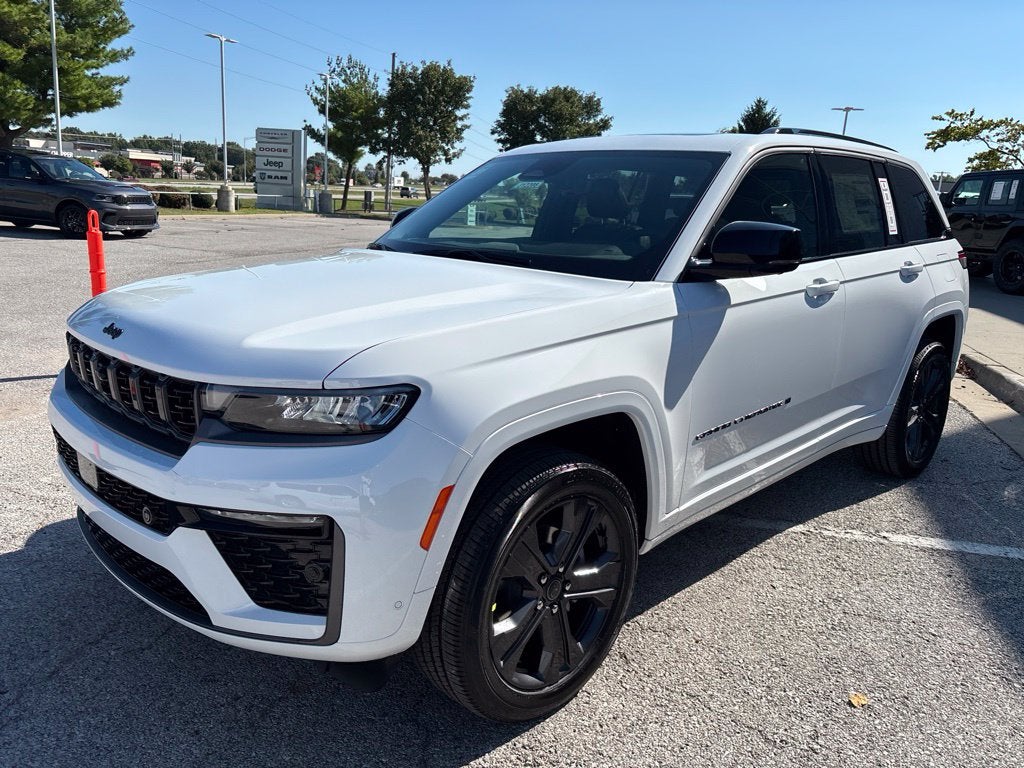 2027 Jeep Grand Cherokee GRAND CHEROKEE LIMITED RESERVE 4X4