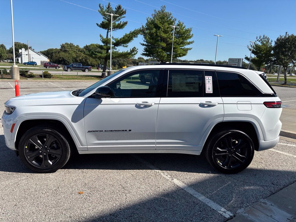 2027 Jeep Grand Cherokee GRAND CHEROKEE LIMITED RESERVE 4X4