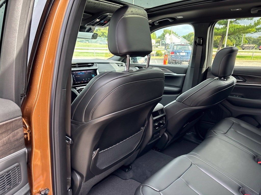 2027 Jeep Grand Cherokee GRAND CHEROKEE LIMITED 4X4