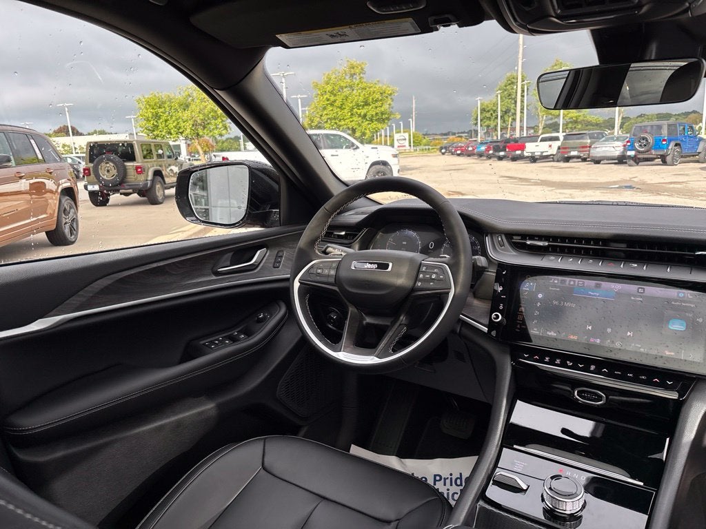 2027 Jeep Grand Cherokee GRAND CHEROKEE LIMITED 4X4