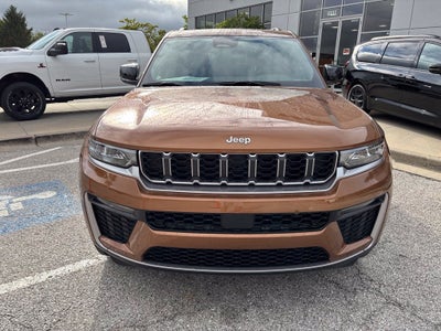 2027 Jeep Grand Cherokee GRAND CHEROKEE LIMITED 4X4
