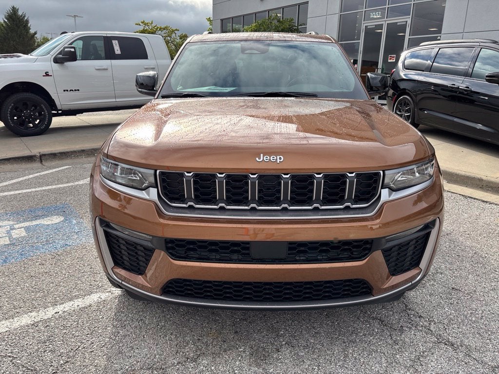 2027 Jeep Grand Cherokee GRAND CHEROKEE LIMITED 4X4