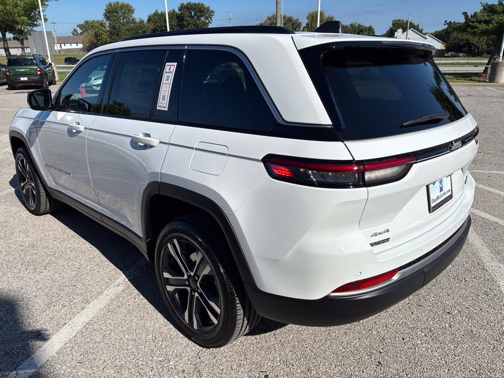2027 Jeep Grand Cherokee GRAND CHEROKEE LIMITED 4X4