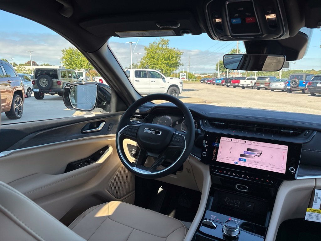 2027 Jeep Grand Cherokee GRAND CHEROKEE LIMITED 4X4
