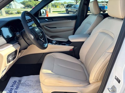 2027 Jeep Grand Cherokee GRAND CHEROKEE LIMITED 4X4