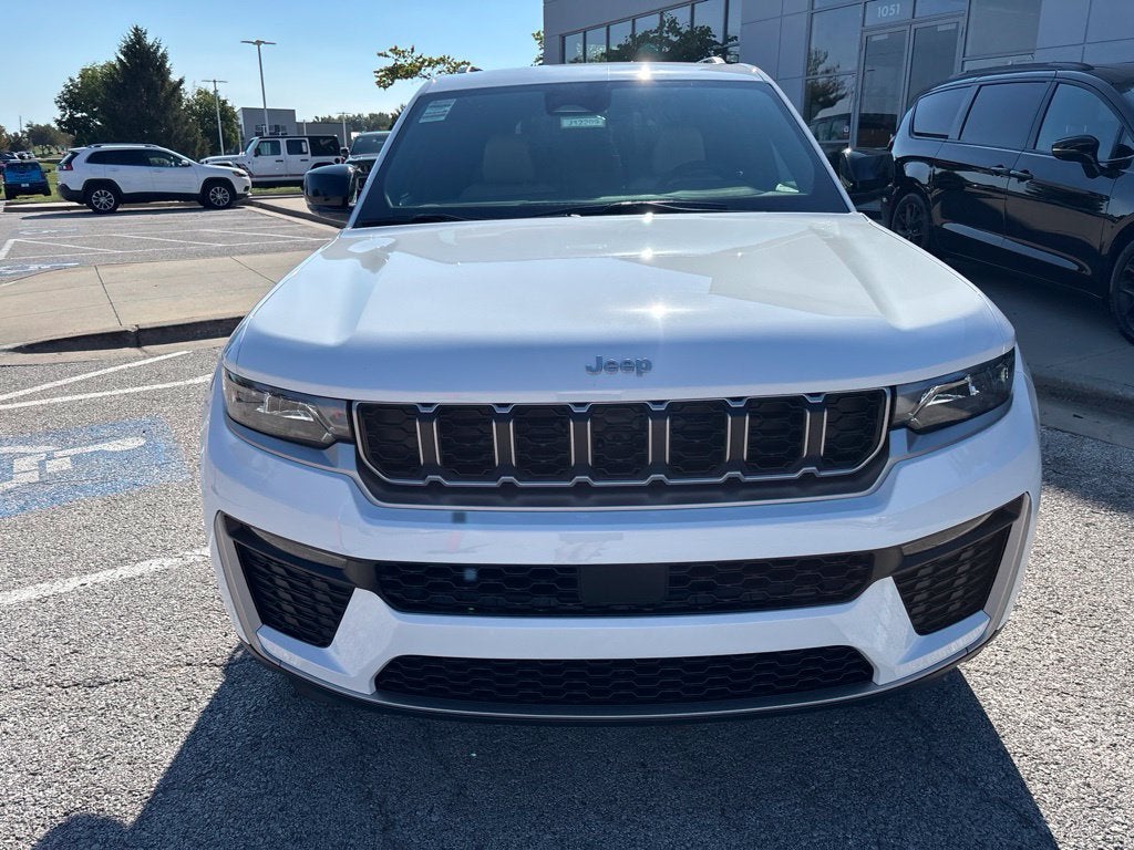 2027 Jeep Grand Cherokee GRAND CHEROKEE LIMITED 4X4