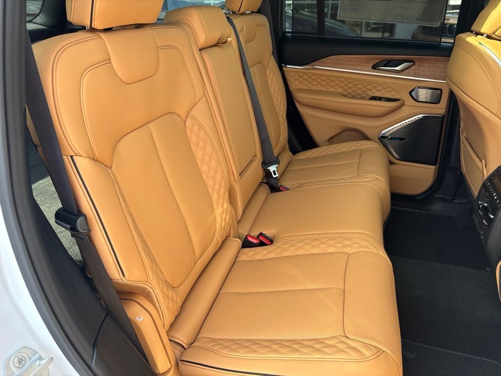 2027 Jeep Grand Cherokee GRAND CHEROKEE SUMMIT 4X4