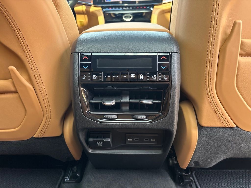 2027 Jeep Grand Cherokee GRAND CHEROKEE SUMMIT 4X4