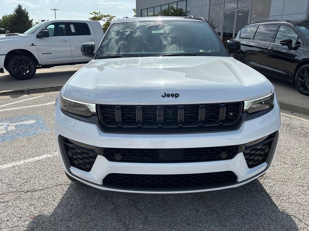 2027 Jeep Grand Cherokee GRAND CHEROKEE SUMMIT 4X4