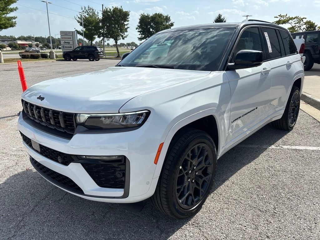 2027 Jeep Grand Cherokee GRAND CHEROKEE SUMMIT 4X4