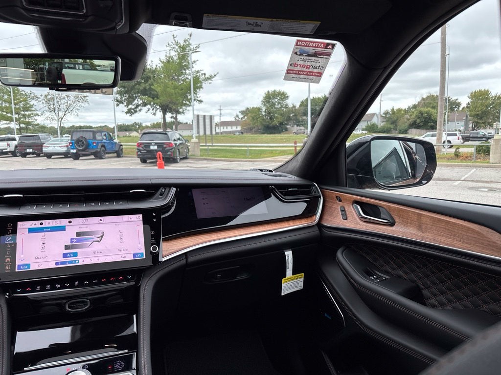 2027 Jeep Grand Cherokee GRAND CHEROKEE SUMMIT 4X4