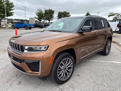 2027 Jeep Grand Cherokee GRAND CHEROKEE SUMMIT 4X4