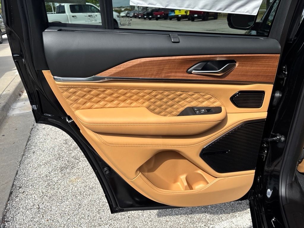 2027 Jeep Grand Cherokee GRAND CHEROKEE SUMMIT 4X4