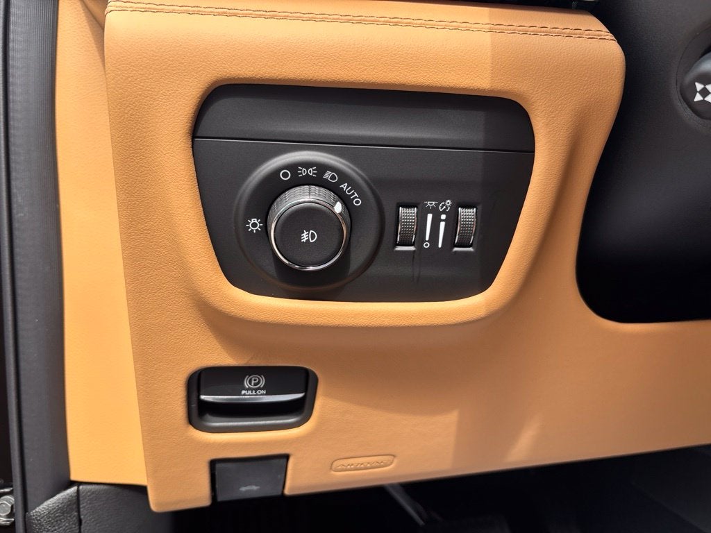 2027 Jeep Grand Cherokee GRAND CHEROKEE SUMMIT 4X4