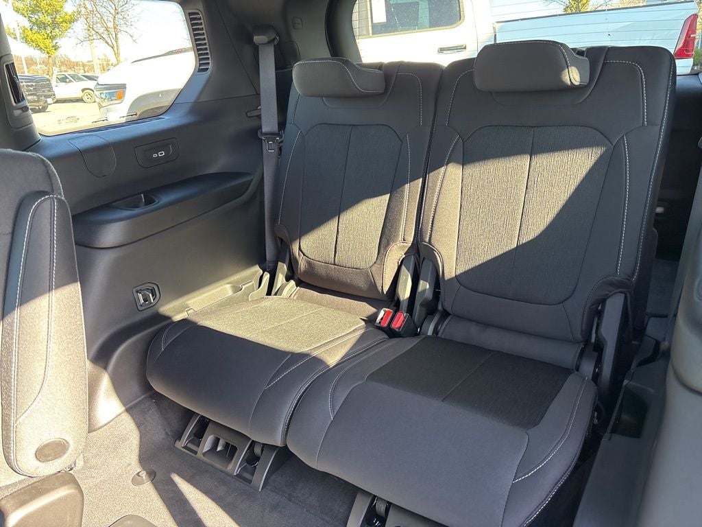 2026 Jeep Grand Cherokee GRAND CHEROKEE L LAREDO X 4X4