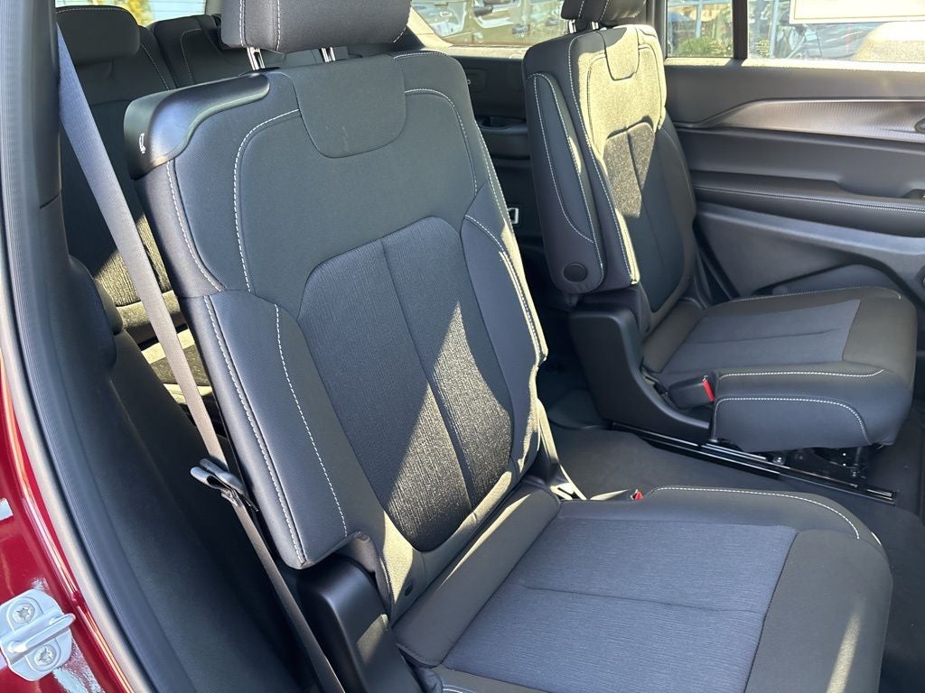2026 Jeep Grand Cherokee GRAND CHEROKEE L LAREDO X 4X4
