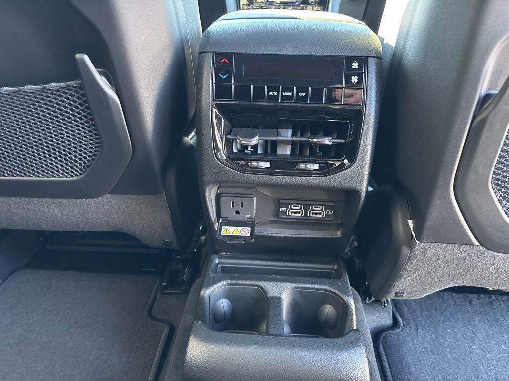 2026 Jeep Grand Cherokee GRAND CHEROKEE L LAREDO X 4X4
