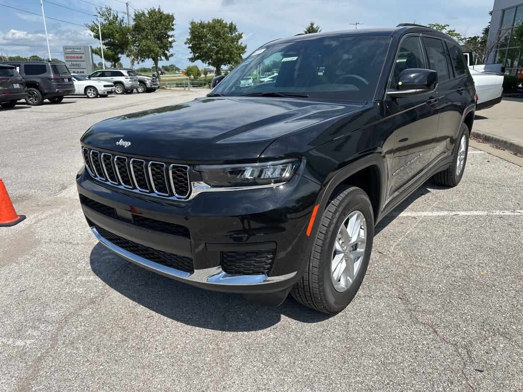 2025 Jeep Grand Cherokee GRAND CHEROKEE L LAREDO X 4X4