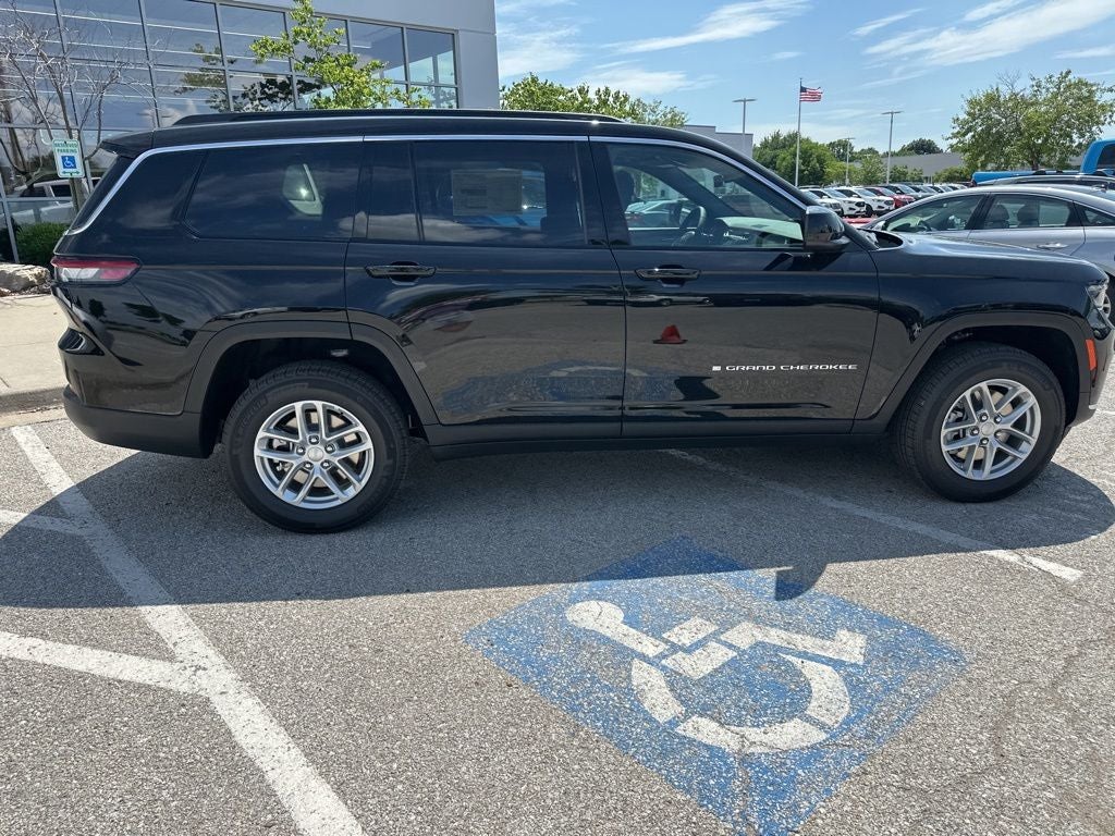 2025 Jeep Grand Cherokee GRAND CHEROKEE L LAREDO X 4X4