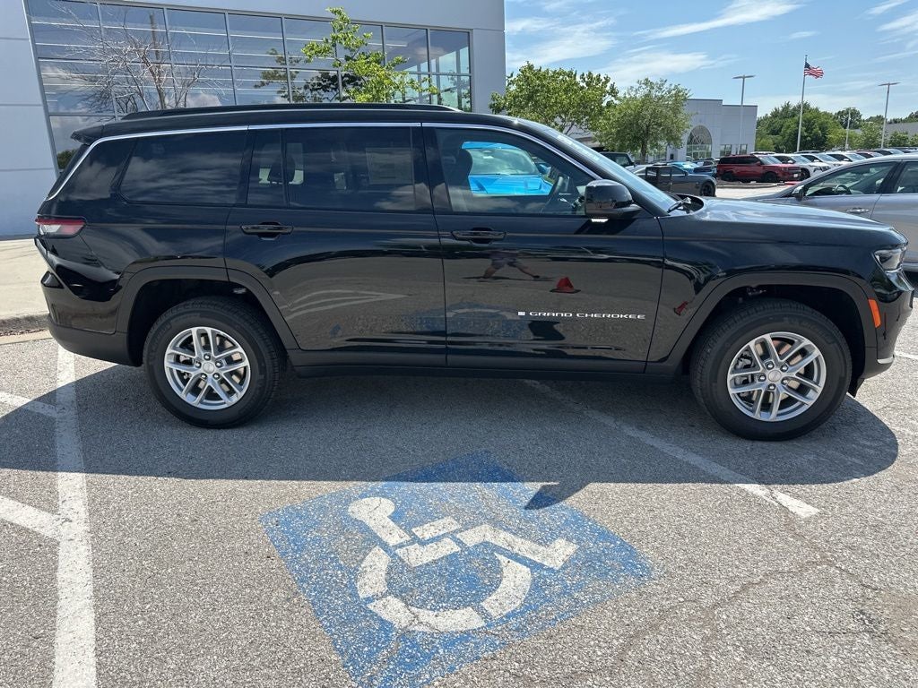 2025 Jeep Grand Cherokee GRAND CHEROKEE L LAREDO X 4X4