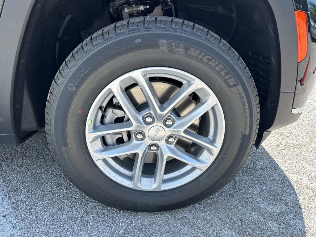 2025 Jeep Grand Cherokee GRAND CHEROKEE L LAREDO X 4X4