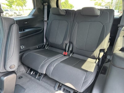 2025 Jeep Grand Cherokee GRAND CHEROKEE L LAREDO X 4X4
