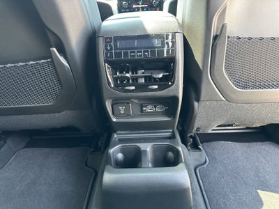2025 Jeep Grand Cherokee GRAND CHEROKEE L LAREDO X 4X4