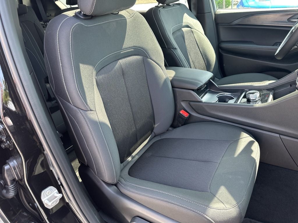 2025 Jeep Grand Cherokee GRAND CHEROKEE L LAREDO X 4X4