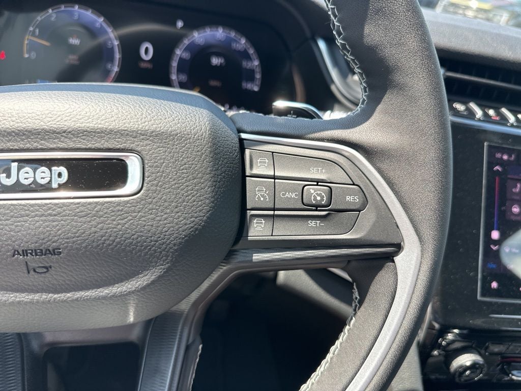 2025 Jeep Grand Cherokee GRAND CHEROKEE L LAREDO X 4X4