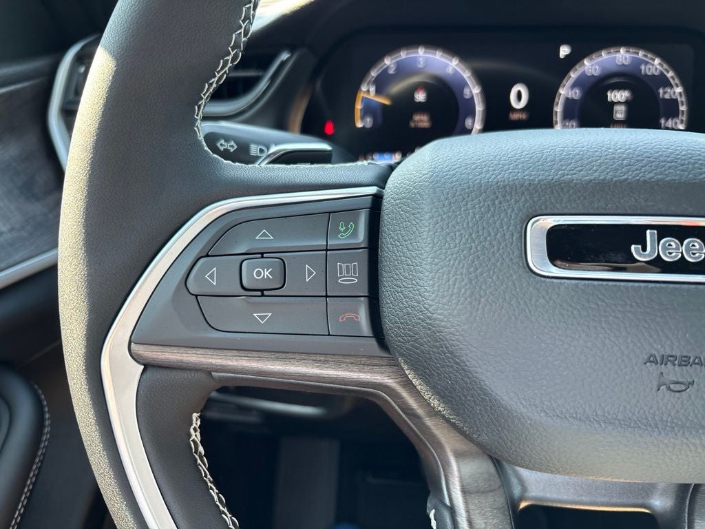 2027 Jeep Grand Cherokee Laredo Altitude