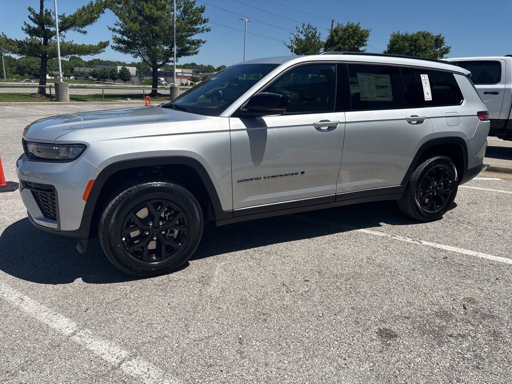 2026 Jeep Grand Cherokee GRAND CHEROKEE L LAREDO ALTITUDE 4X4