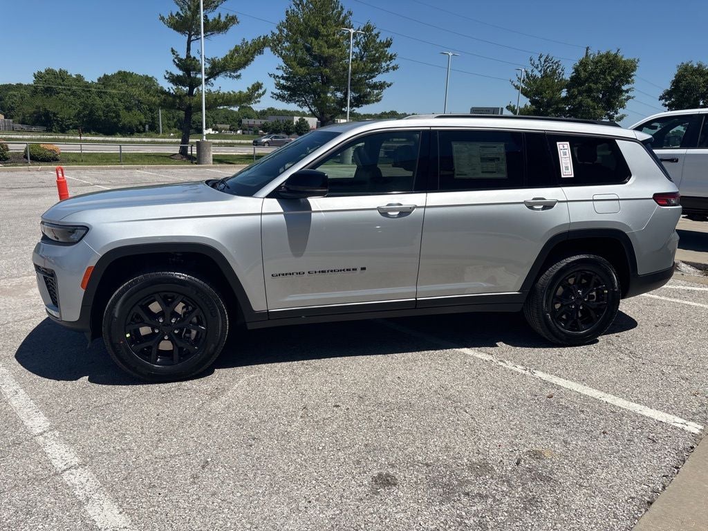 2026 Jeep Grand Cherokee GRAND CHEROKEE L LAREDO ALTITUDE 4X4