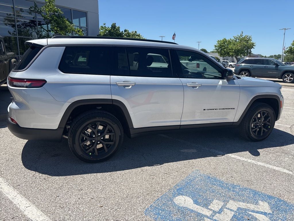 2026 Jeep Grand Cherokee GRAND CHEROKEE L LAREDO ALTITUDE 4X4