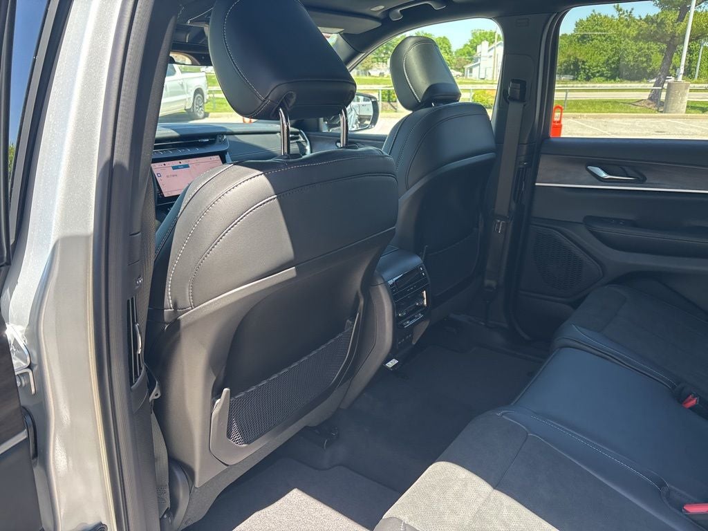 2026 Jeep Grand Cherokee GRAND CHEROKEE L LAREDO ALTITUDE 4X4