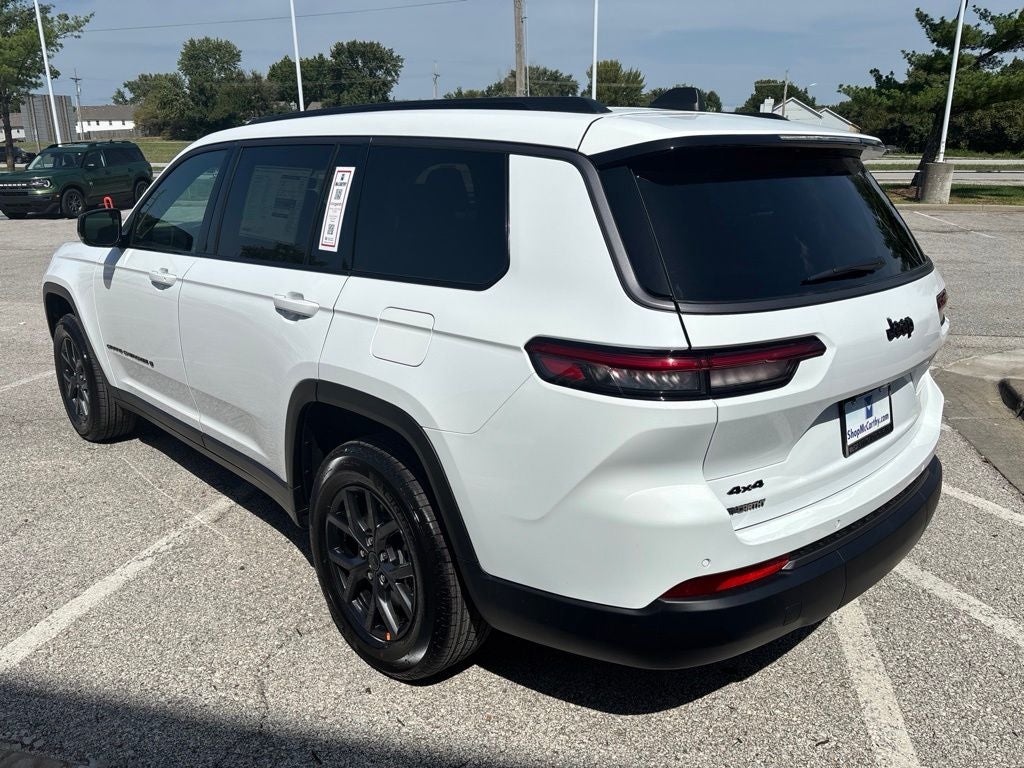2027 Jeep Grand Cherokee GRAND CHEROKEE L LAREDO ALTITUDE 4X4