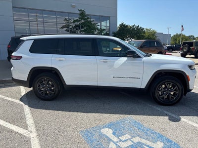 2027 Jeep Grand Cherokee GRAND CHEROKEE L LAREDO ALTITUDE 4X4