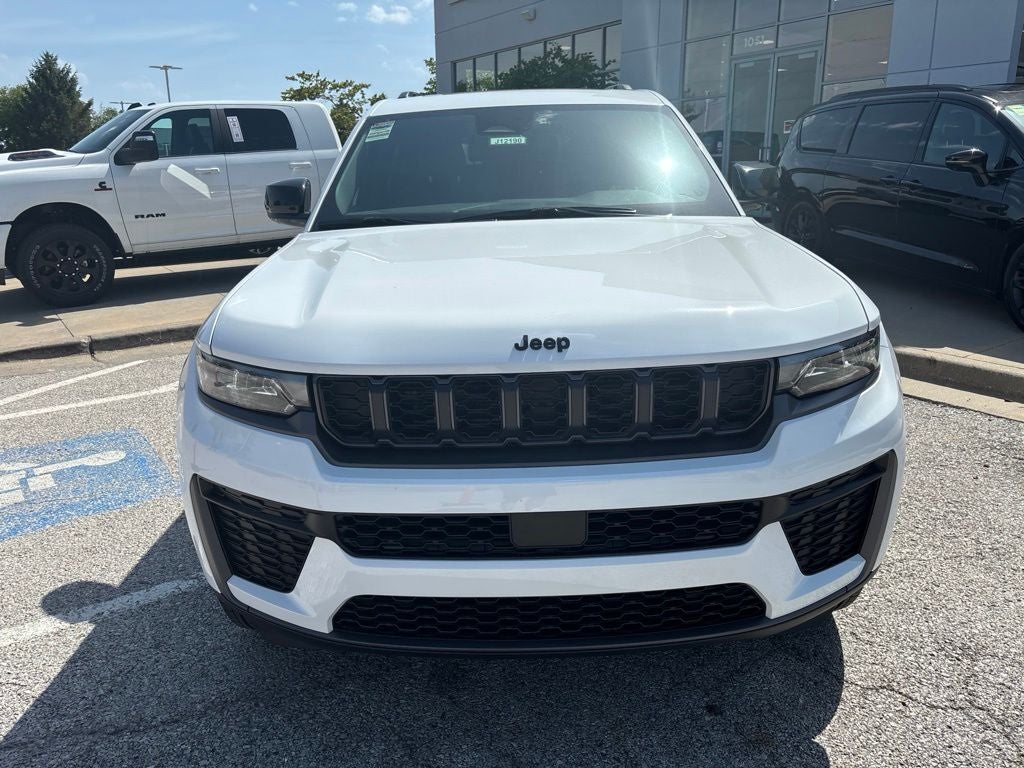 2027 Jeep Grand Cherokee GRAND CHEROKEE L LAREDO ALTITUDE 4X4