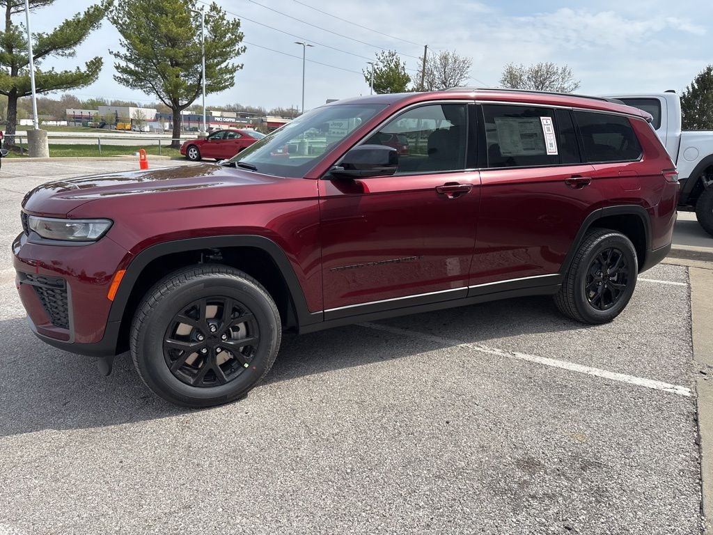2026 Jeep Grand Cherokee GRAND CHEROKEE L LAREDO ALTITUDE 4X4