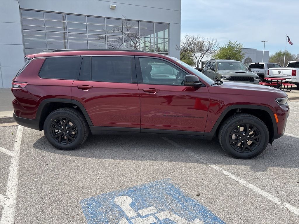2026 Jeep Grand Cherokee GRAND CHEROKEE L LAREDO ALTITUDE 4X4