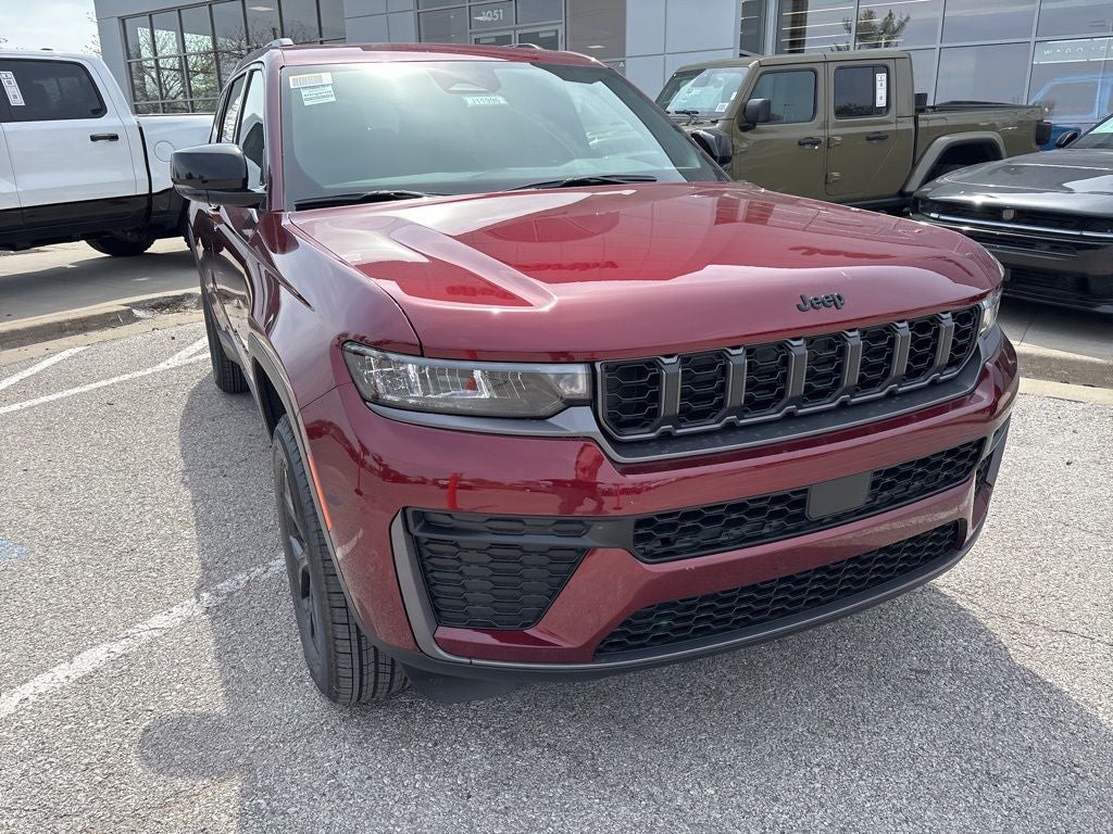 2026 Jeep Grand Cherokee GRAND CHEROKEE L LAREDO ALTITUDE 4X4