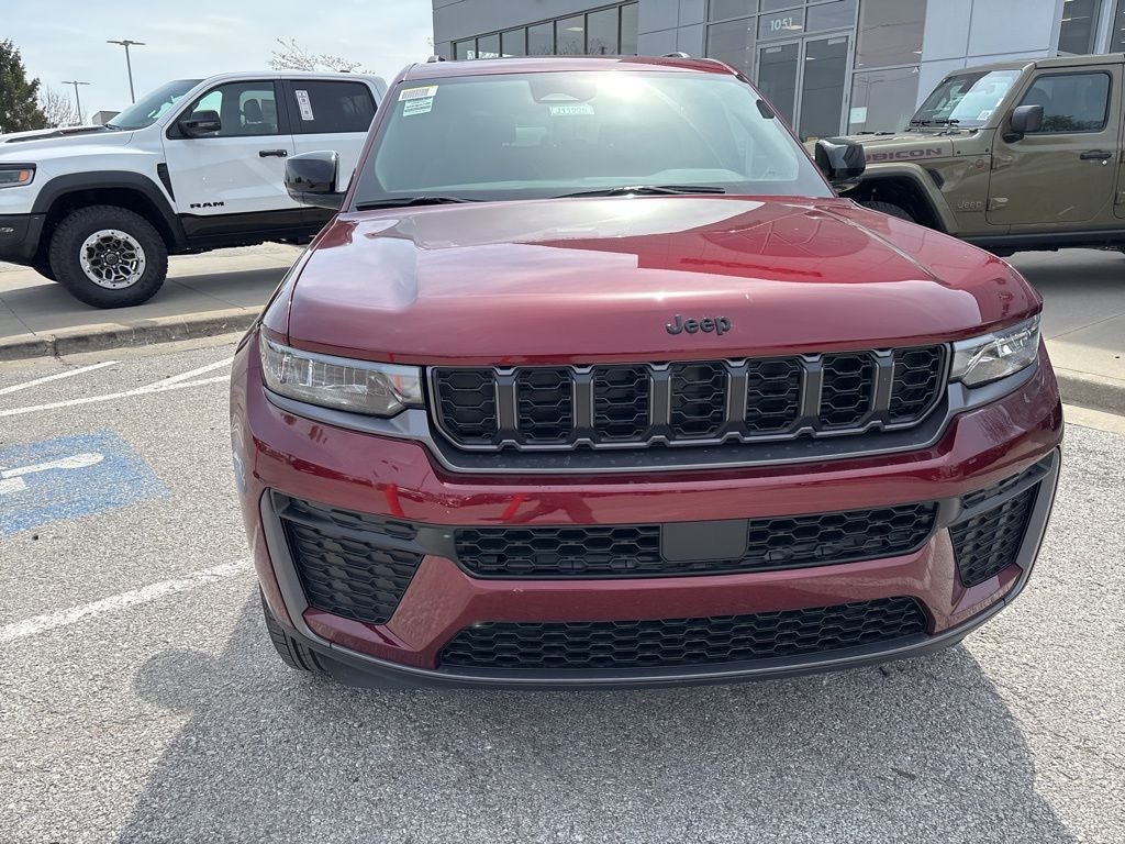 2026 Jeep Grand Cherokee GRAND CHEROKEE L LAREDO ALTITUDE 4X4